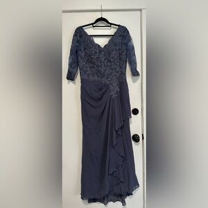 Elegant Periwinkle Blue Lace Evening Dress